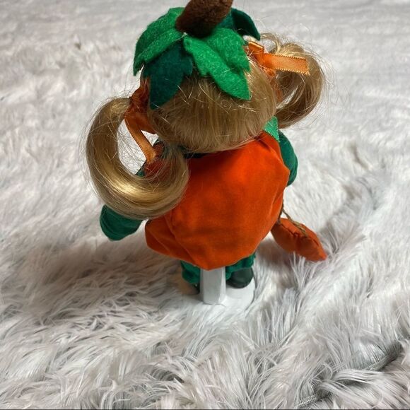 Spooky Hollow 2000 Pamela Pumpkin Tiny Treater - Picture 3 of 5